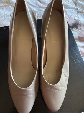 925fit Nude/Beige Pointed Toe Leather Pumps